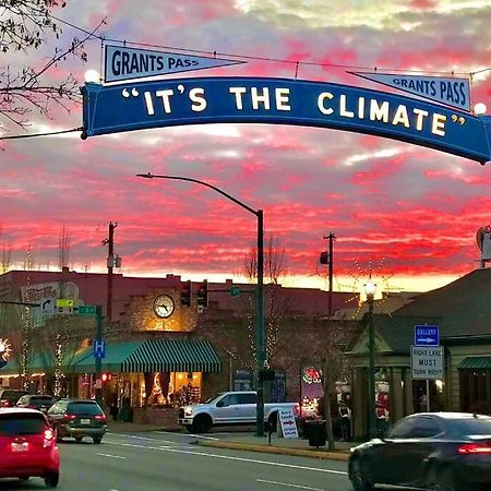 Bear Mountain - Suite 7 Grants Pass Bagian luar foto